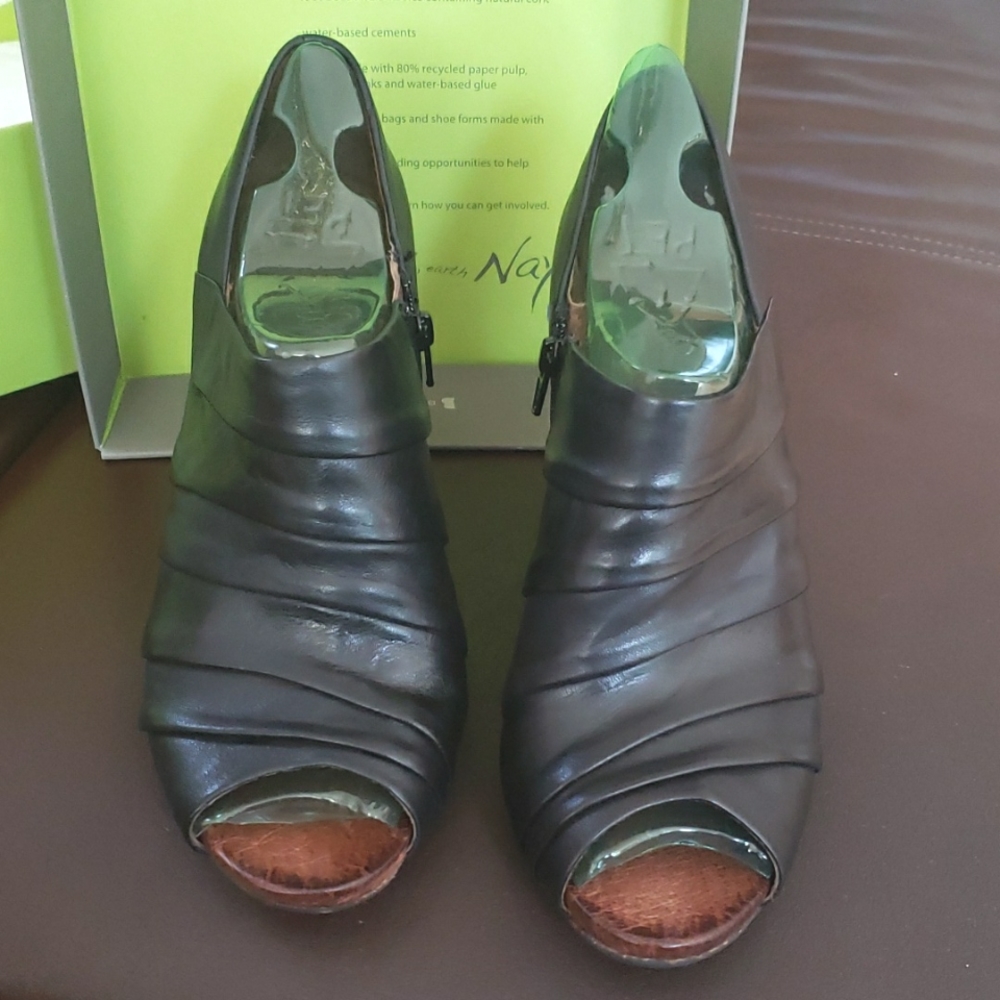 NWT Naya for Anthropologie Black Genesis Leather Peep Toe Wedge Sandals Size 8